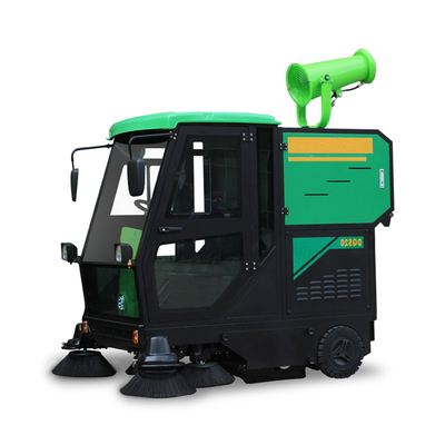 Industriële straat schoonmaak gemakkelijker gemaakt met DQS20 Ride On Road Sweeper en mist kanon